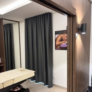 ✨ Nová atmosféra v masážnej miestnosti! ✨ Dnes sme dokončili montáž zatemňujúcich závesov, ktoré vytvárajú dokonalé...